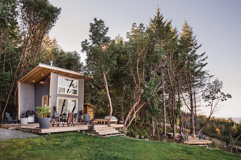 This Tiny Home Is An Island Getaway On Canada`s West Coast